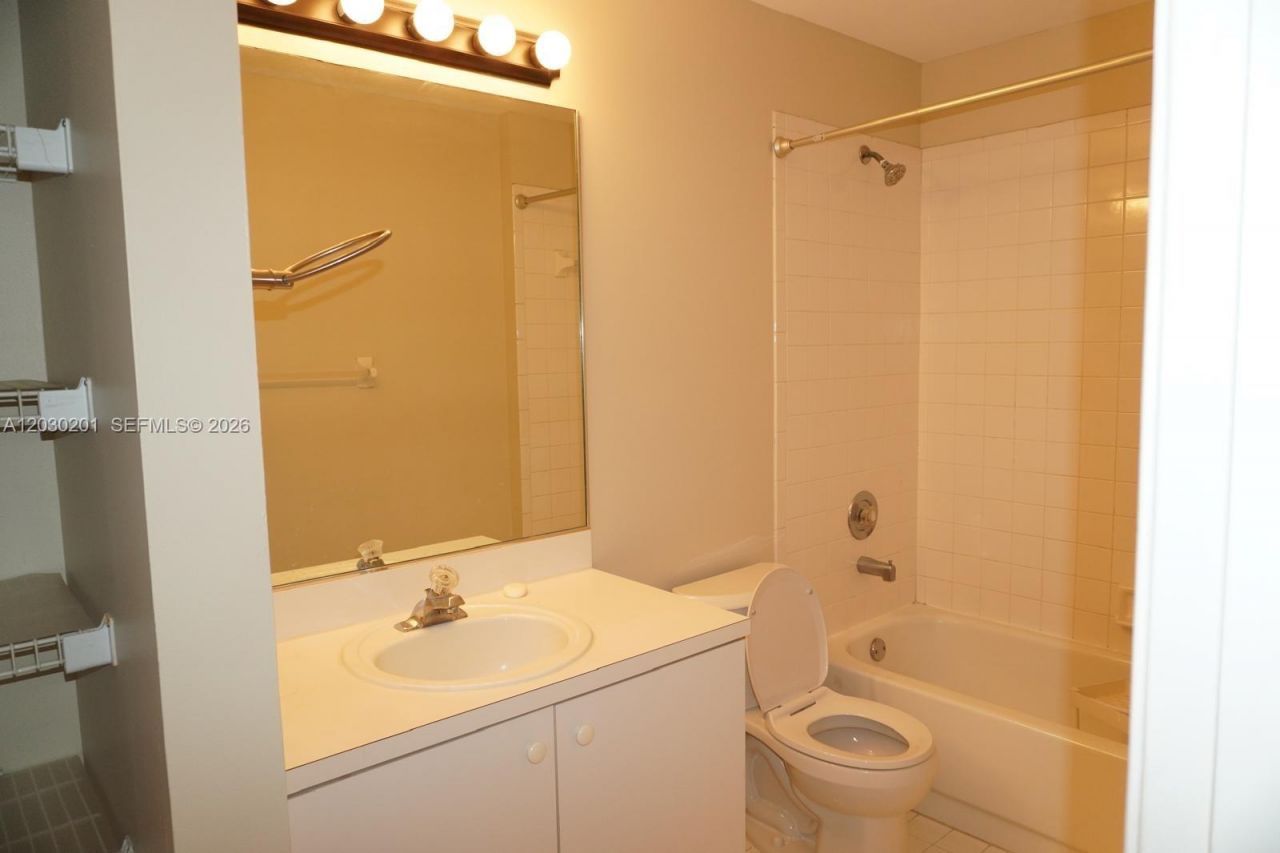 2010 NW 182nd Ter, Pembroke Pines, FL 33029 Photo