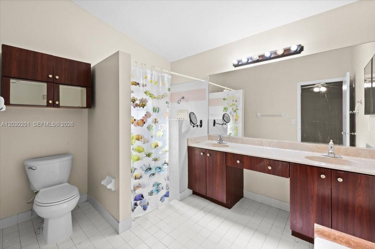2010 NW 182nd Ter, Pembroke Pines, FL 33029 Photo