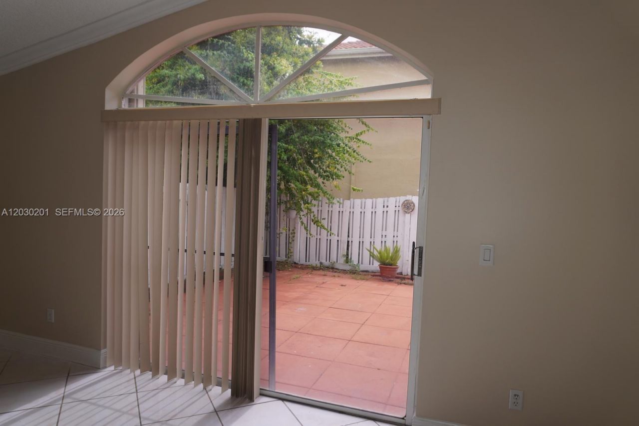 2010 NW 182nd Ter, Pembroke Pines, FL 33029 Photo
