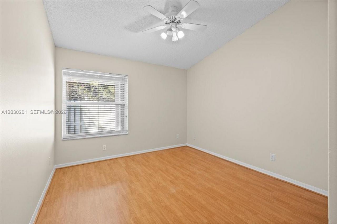 2010 NW 182nd Ter, Pembroke Pines, FL 33029 Photo