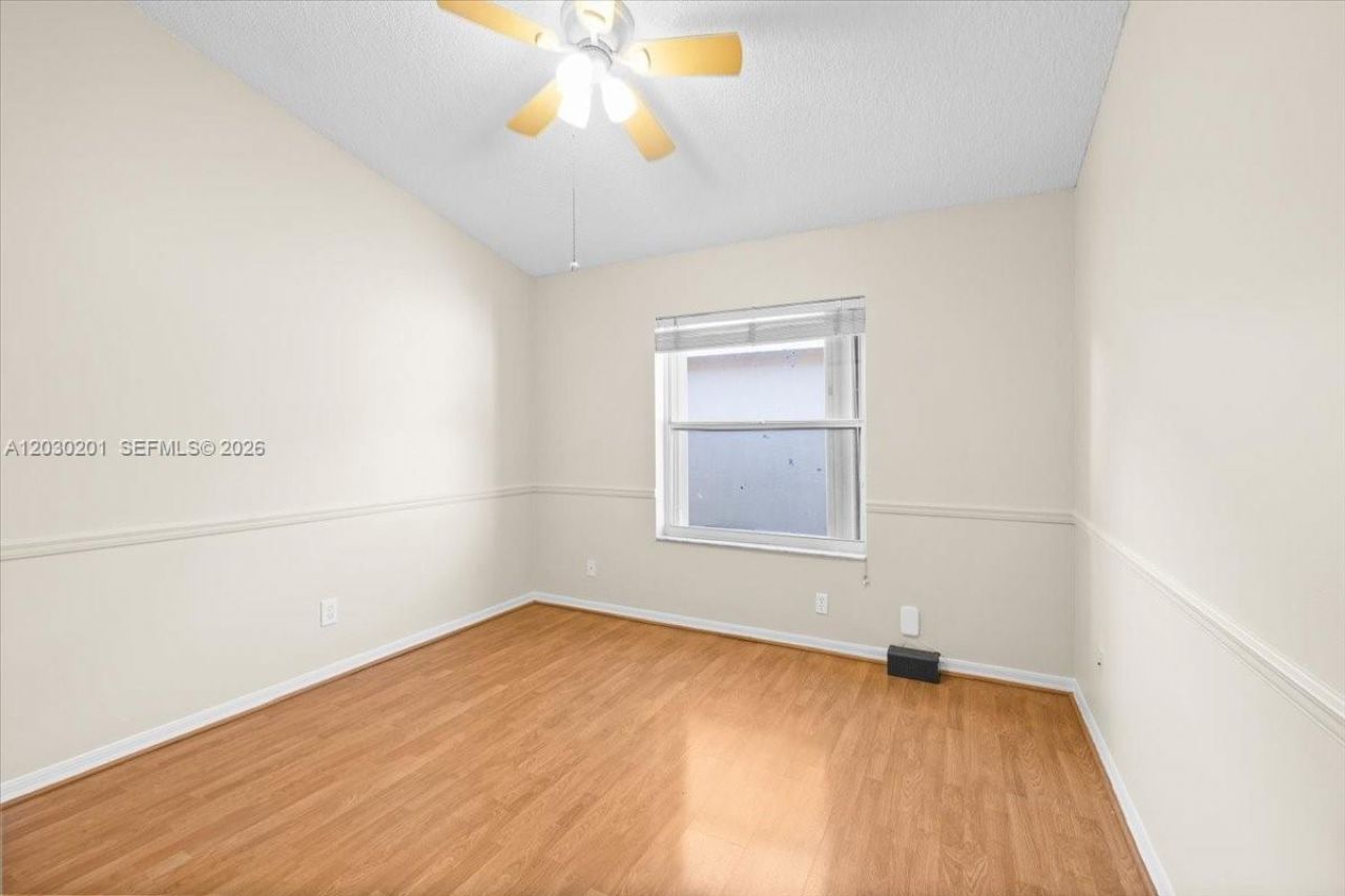 2010 NW 182nd Ter, Pembroke Pines, FL 33029 Photo