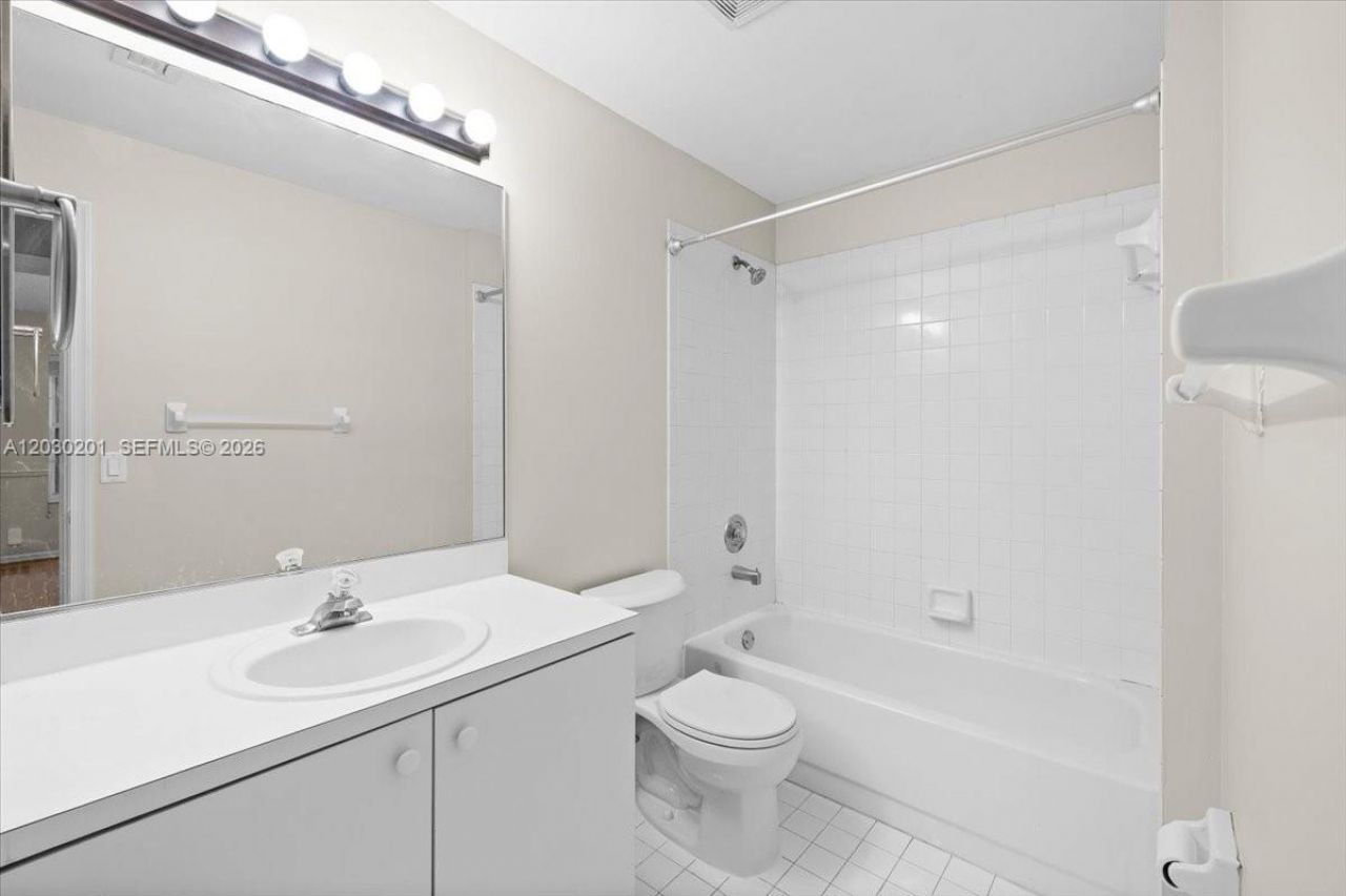 2010 NW 182nd Ter, Pembroke Pines, FL 33029 Photo