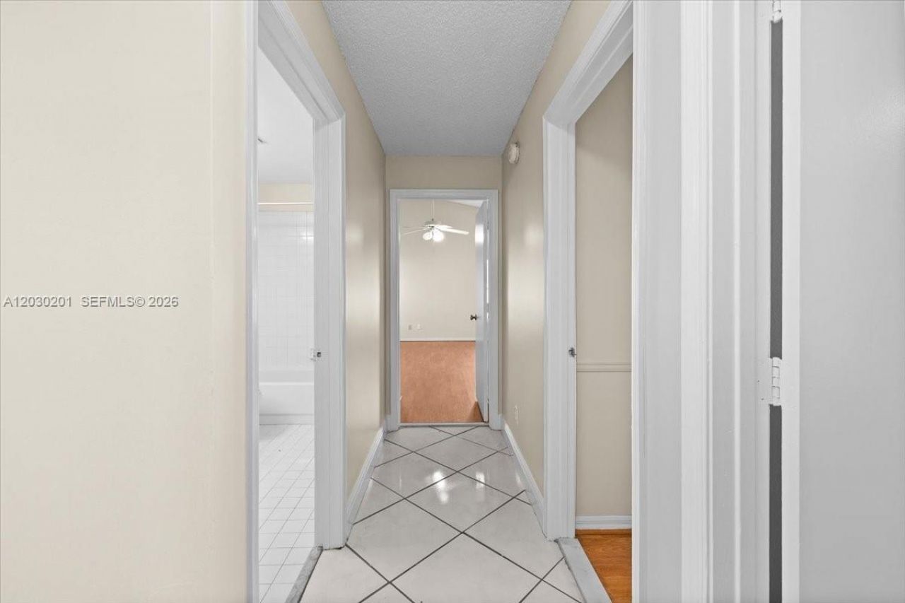 2010 NW 182nd Ter, Pembroke Pines, FL 33029 Photo
