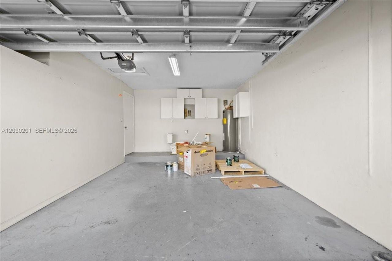 2010 NW 182nd Ter, Pembroke Pines, FL 33029 Photo