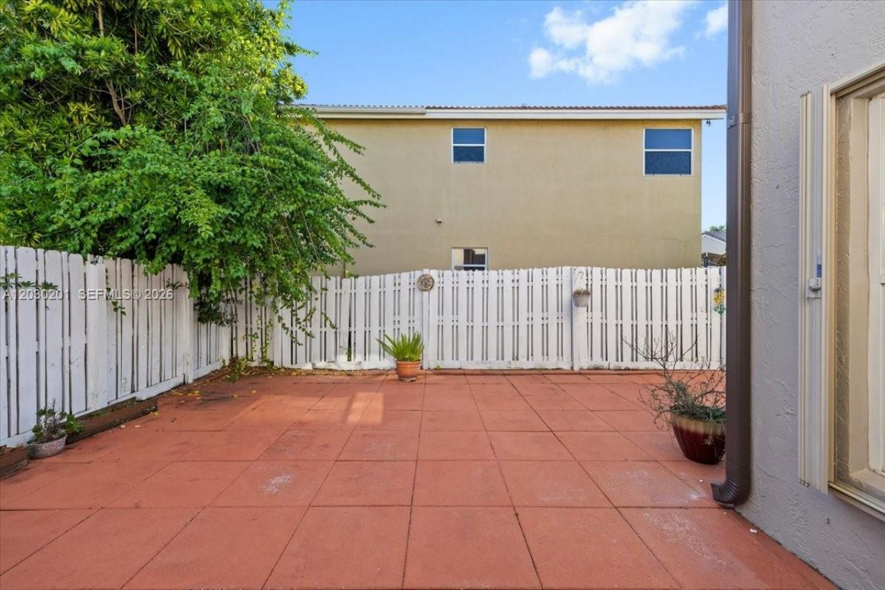 2010 NW 182nd Ter, Pembroke Pines, FL 33029 Photo