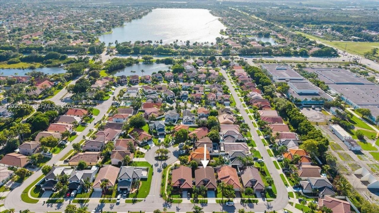 2010 NW 182nd Ter, Pembroke Pines, FL 33029 Photo