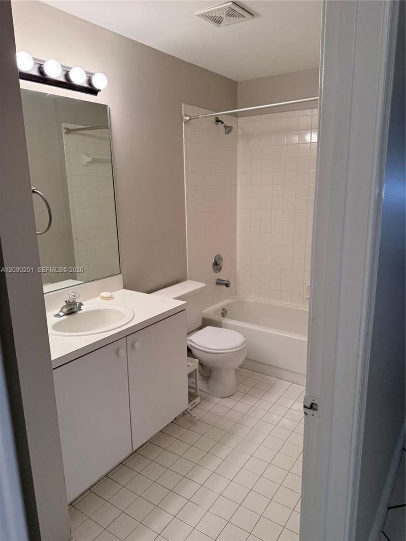 2010 NW 182nd Ter , Pembroke Pines, FL 33029 Photo