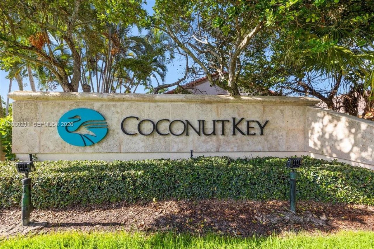 2010 NW 182nd Ter, Pembroke Pines, FL 33029 Photo