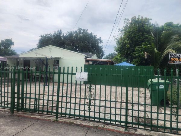 2130 NW 92nd St , Miami, FL 33147