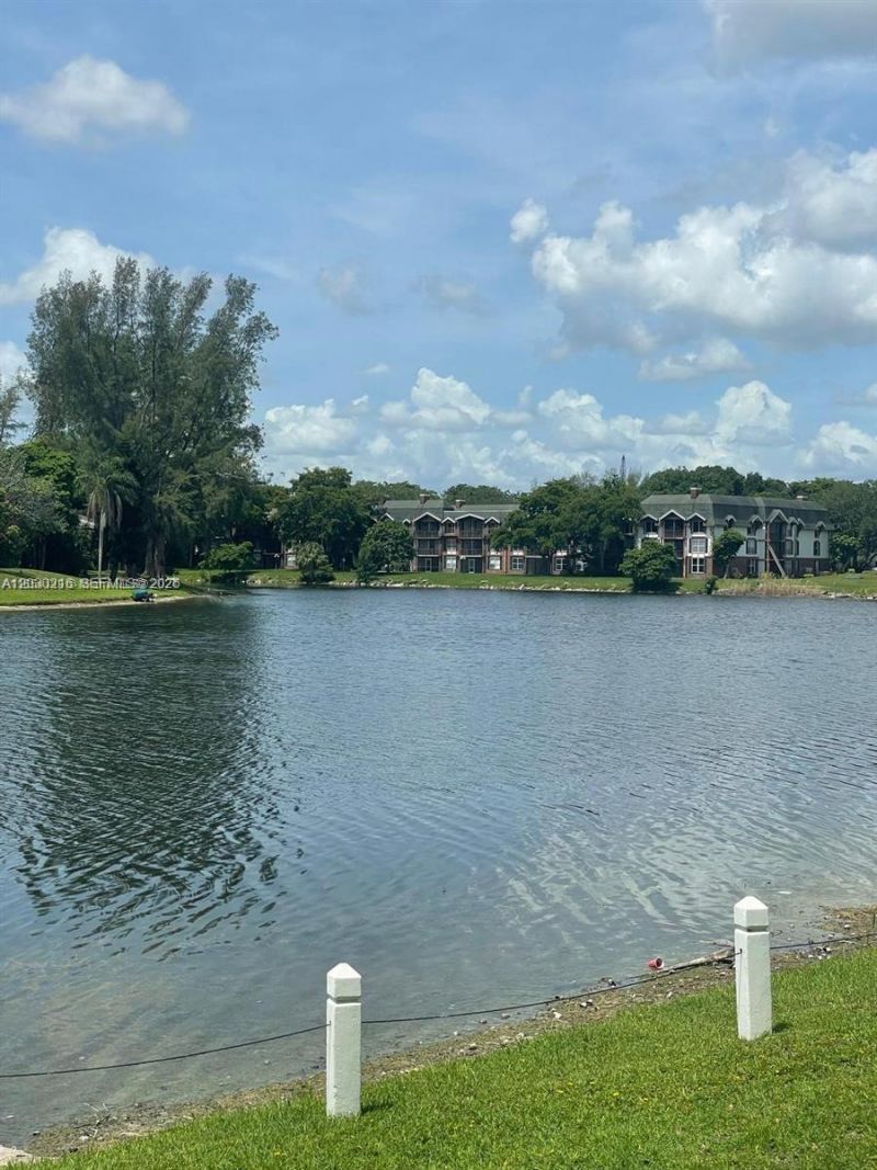 3670 Inverrary Dr , Unit 2M, Lauderhill, FL 33319 Photo