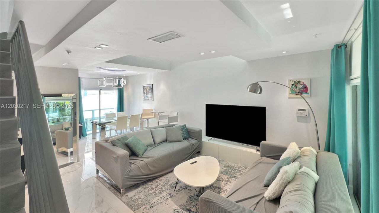 734 Michigan Ave, Miami Beach, FL 33139 Photo