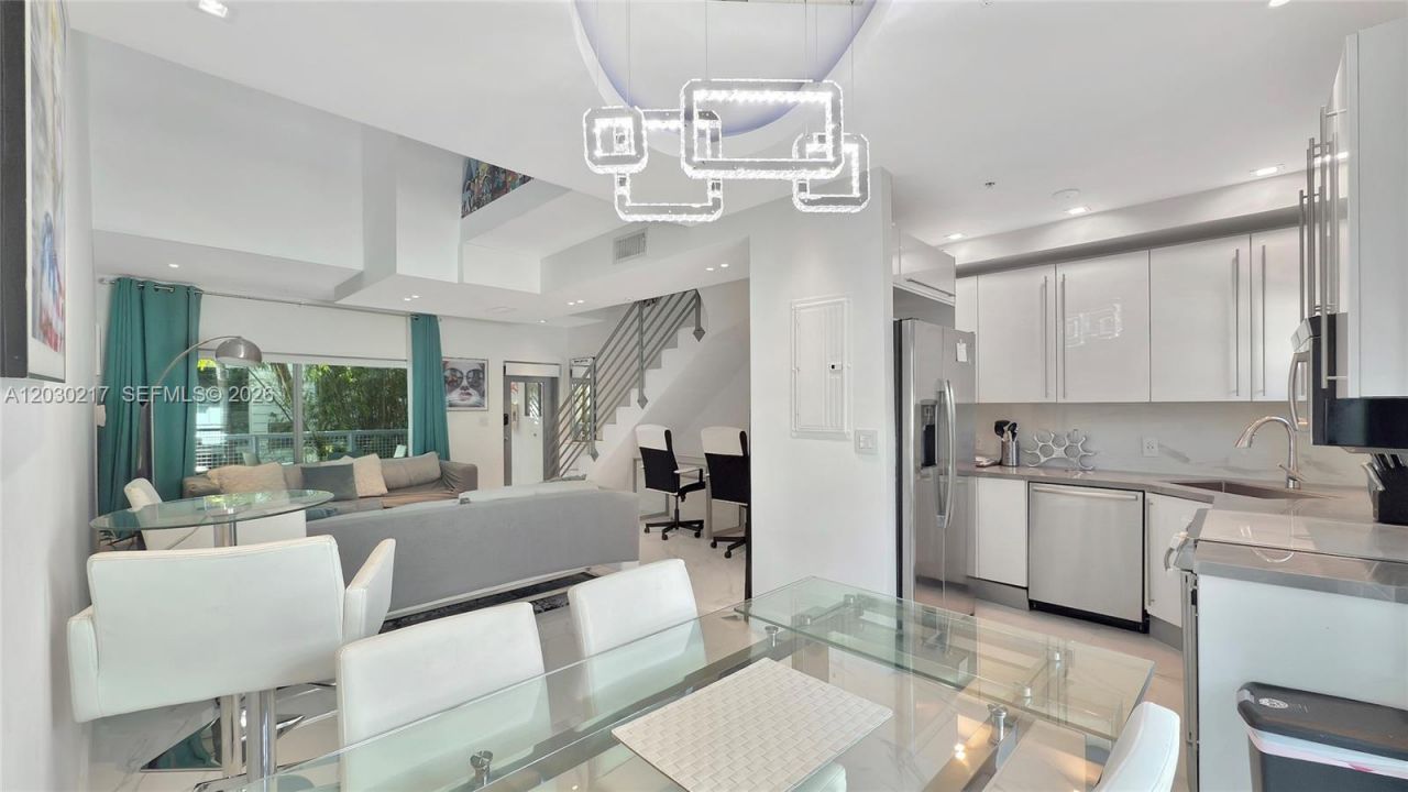 734 Michigan Ave, Miami Beach, FL 33139 Photo