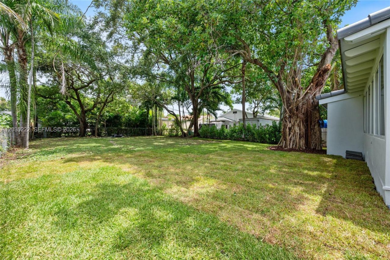 451 NE 73rd St , Miami, FL 33138 Photo