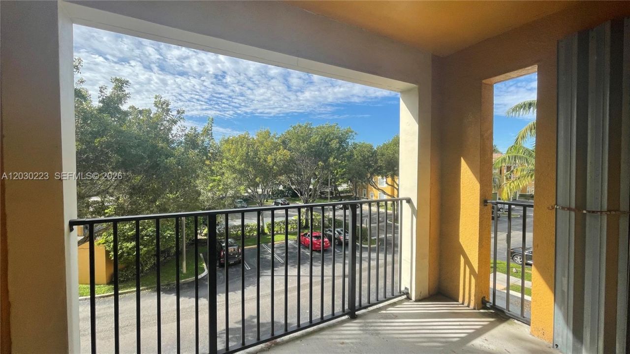 2360 E Preserve Way , Unit 305, Miramar, FL 33025 Photo