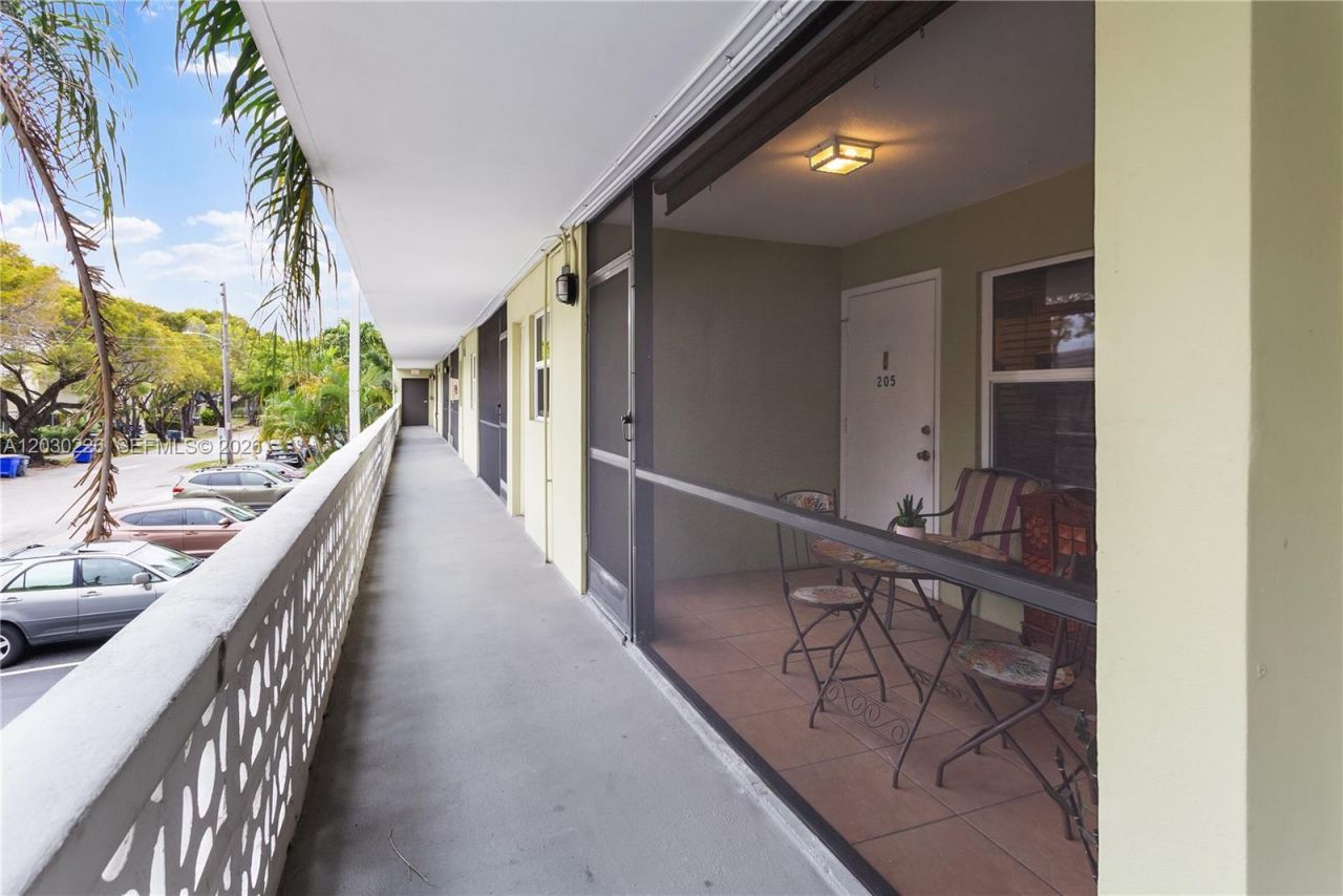 1425 Arthur St , Unit 205A, Hollywood, FL 33020 Photo
