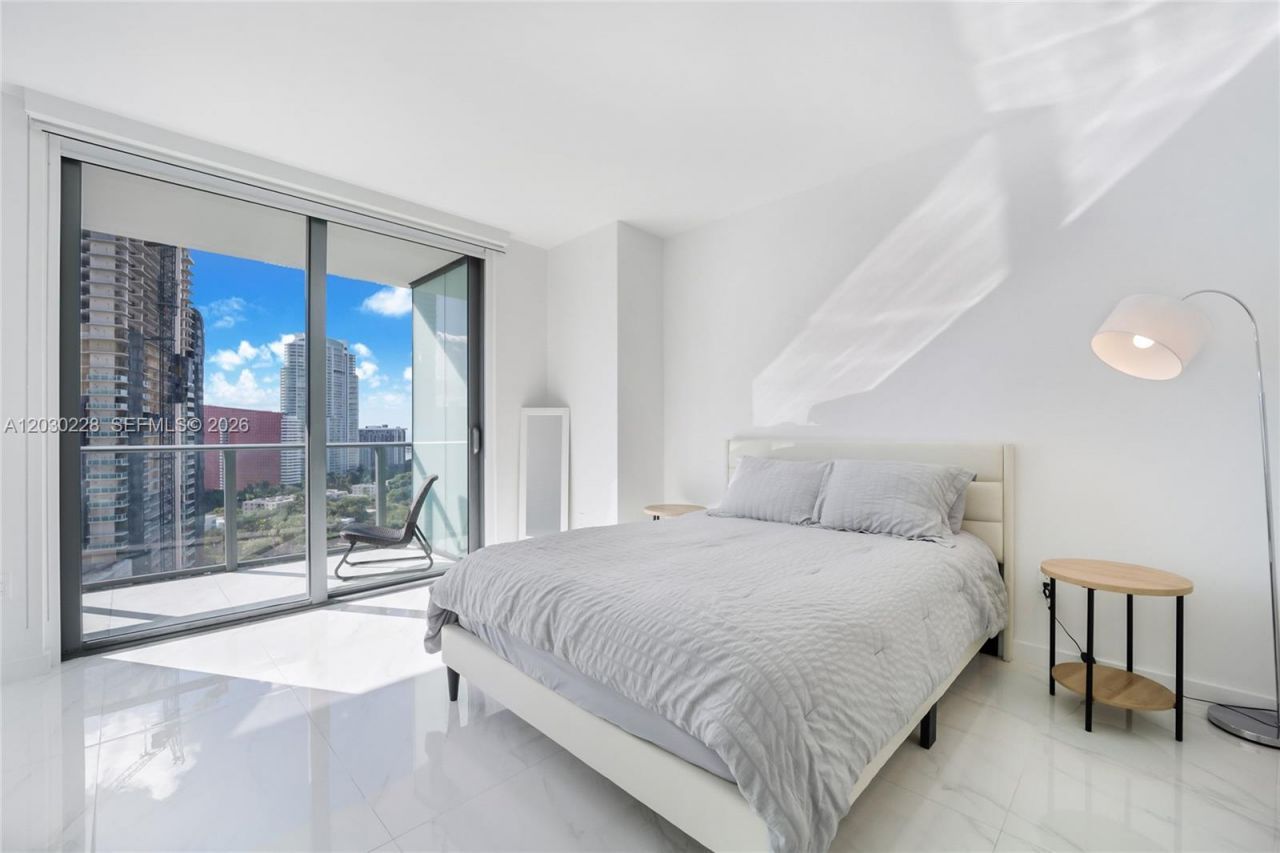 1300 S Miami Ave , Unit 1705, Miami, FL 33130 Photo