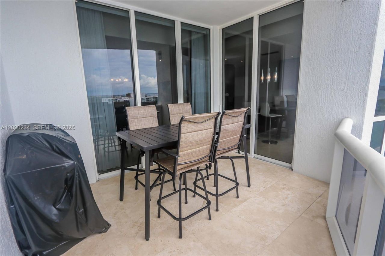 15901 Collins Ave , Unit 2004, Sunny Isles Beach, FL 33160 Photo
