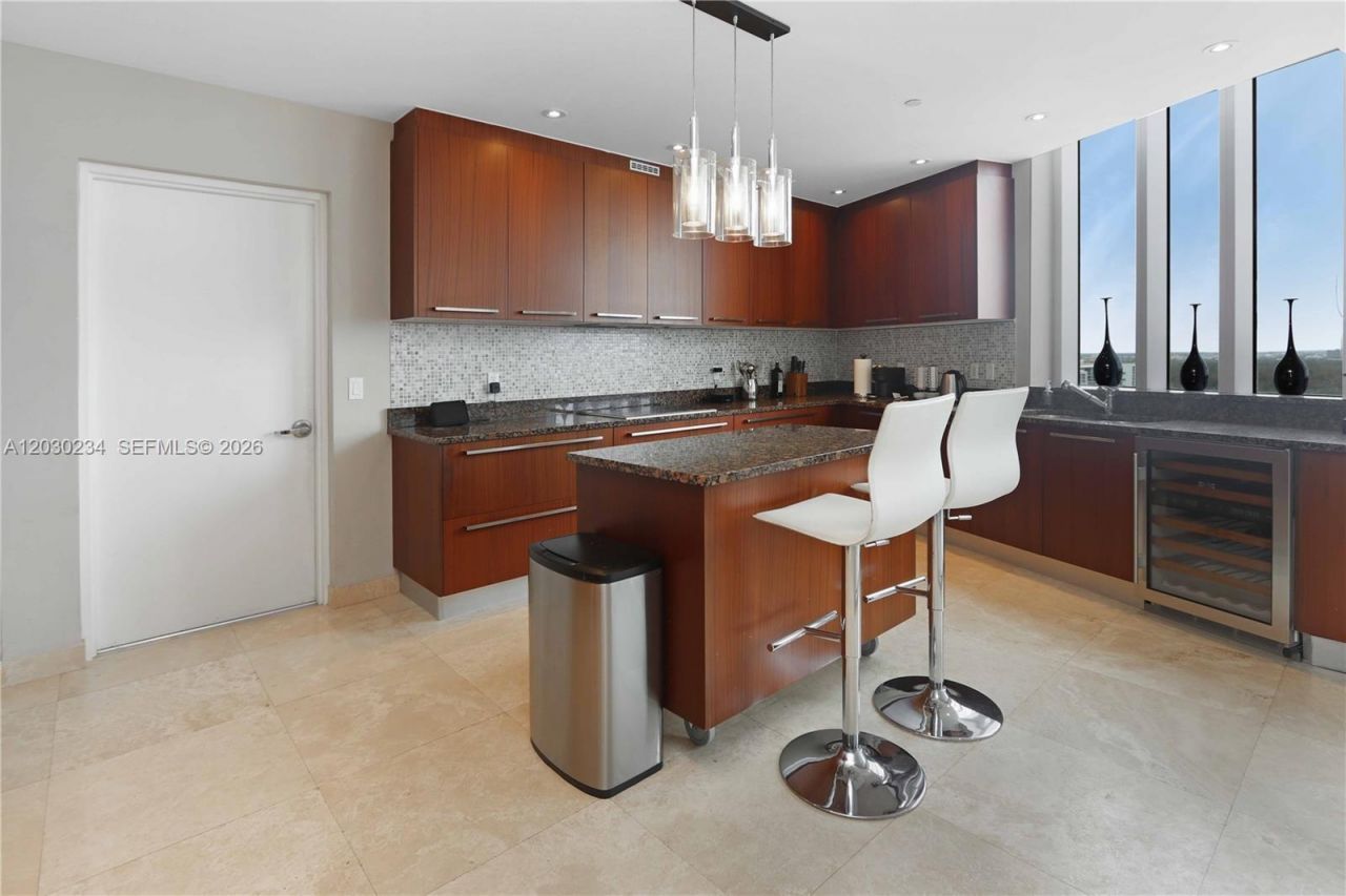 15901 Collins Ave , Unit 2004, Sunny Isles Beach, FL 33160 Photo