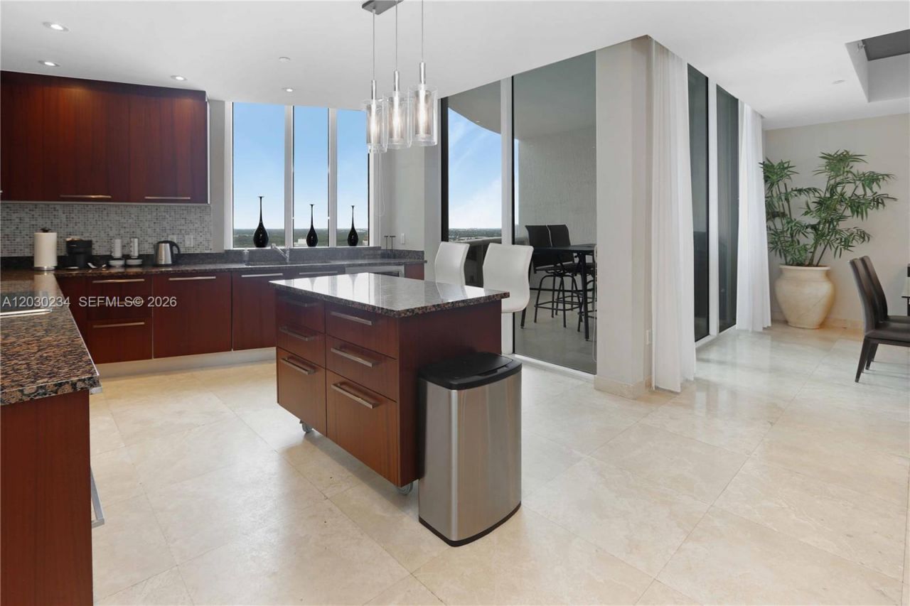 15901 Collins Ave , Unit 2004, Sunny Isles Beach, FL 33160 Photo