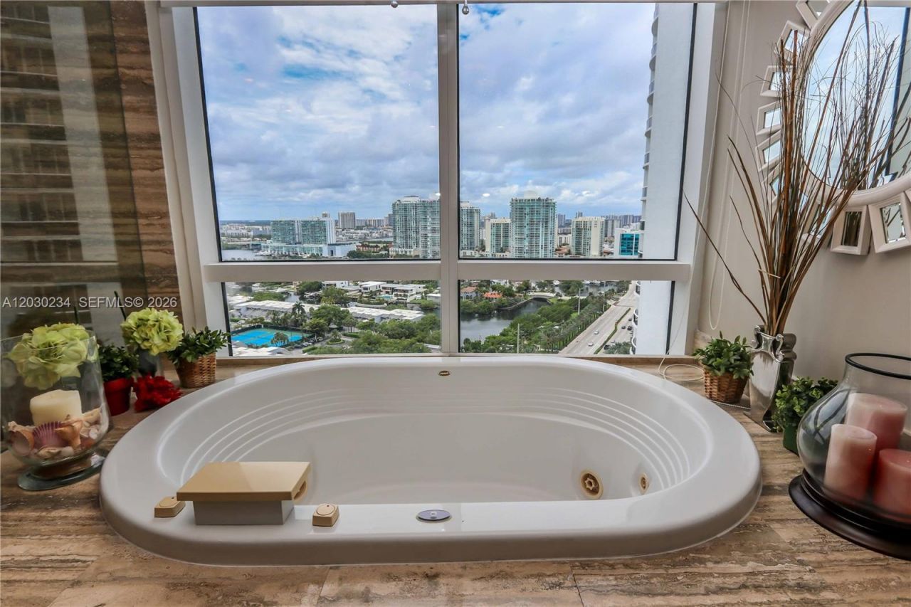 15901 Collins Ave , Unit 2004, Sunny Isles Beach, FL 33160 Photo