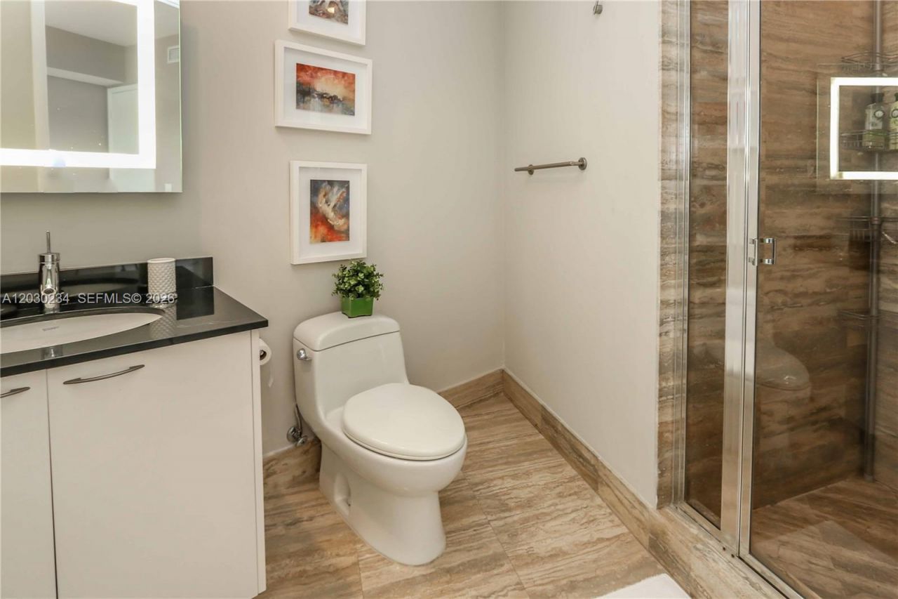 15901 Collins Ave , Unit 2004, Sunny Isles Beach, FL 33160 Photo