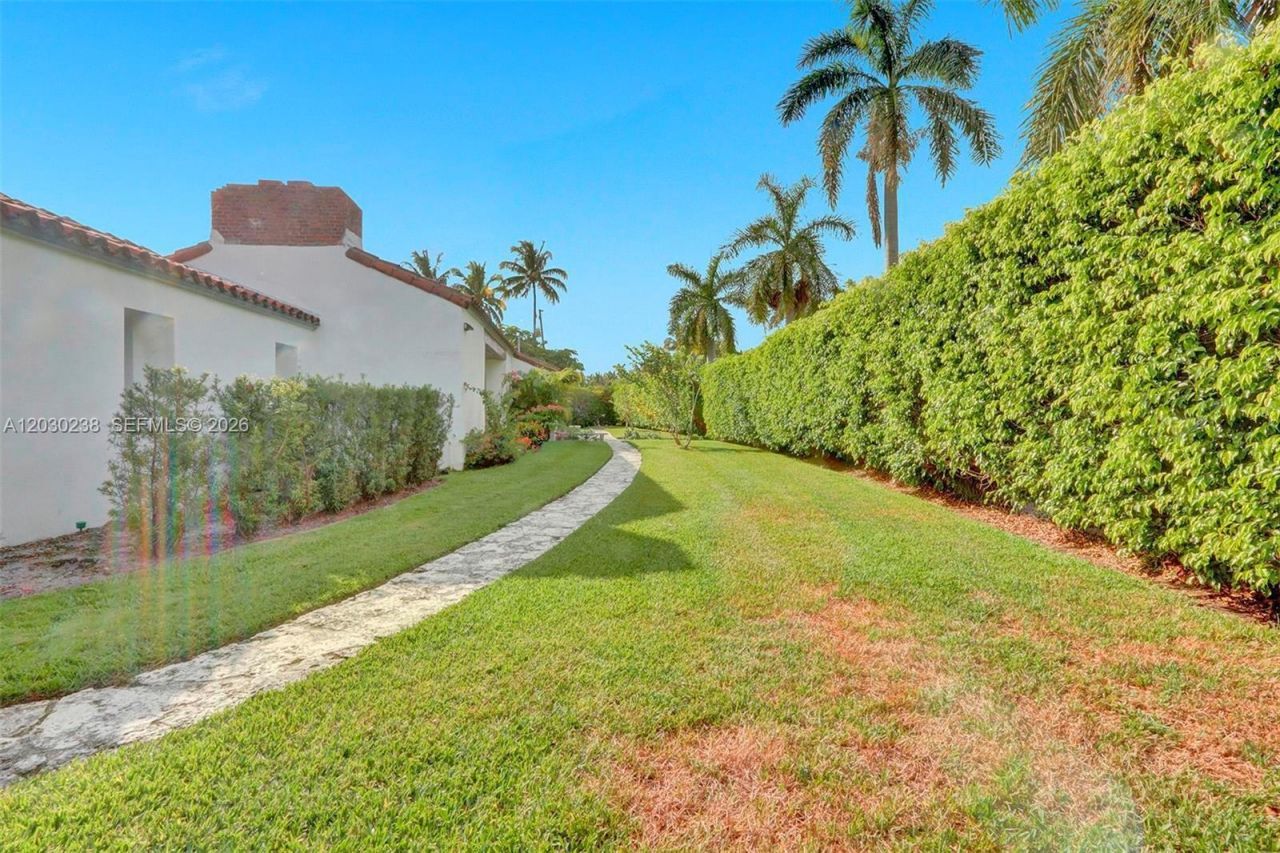 6350 Pinetree Dr , Miami Beach, FL 33141 Photo