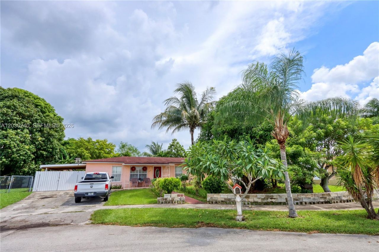 15825 SW 305th Ter , Homestead, FL 33033 Photo