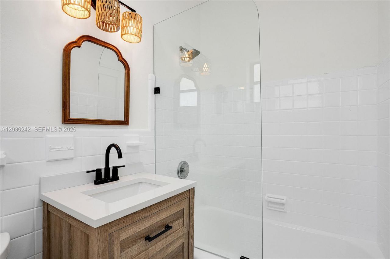 1275 Marseille Dr , Unit 42, Miami Beach, FL 33141 Photo