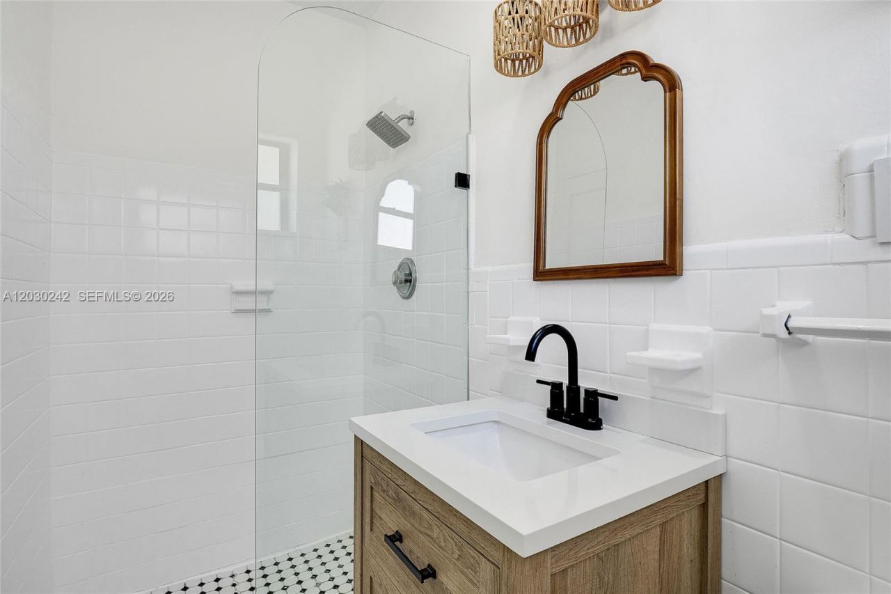 1275 Marseille Dr , Unit 42, Miami Beach, FL 33141 Photo