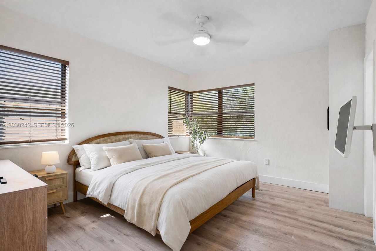 1275 Marseille Dr , Unit 42, Miami Beach, FL 33141 Photo