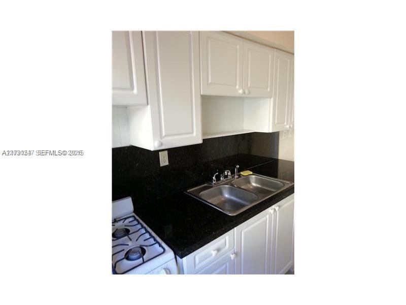 8320 Crespi Blvd, Unit 11, Miami Beach, FL 33141 Photo