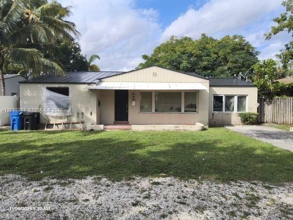 735 NE 17th Ter , Fort Lauderdale, FL 33304