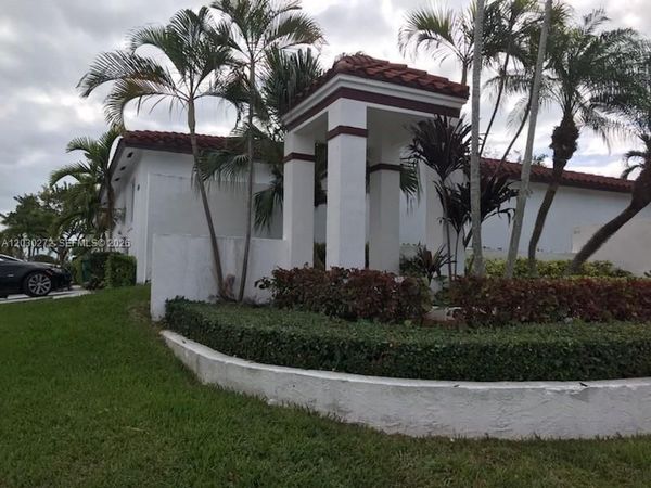 8420 SW 208th Ter, Cutler Bay, FL 33189