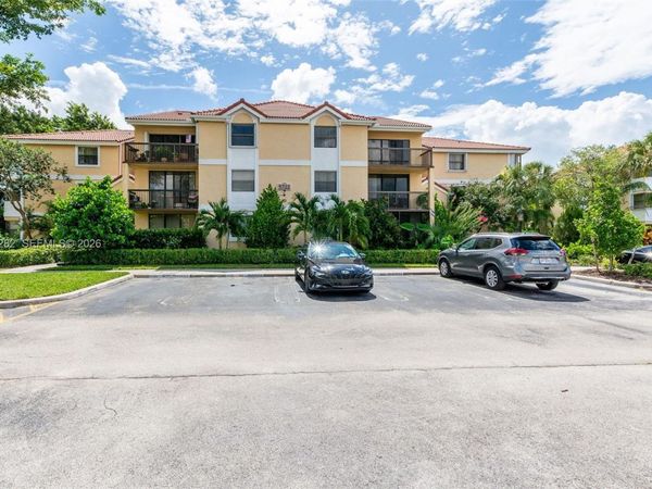 5721 Riverside Dr, Unit 202B5, Coral Springs, FL 33067