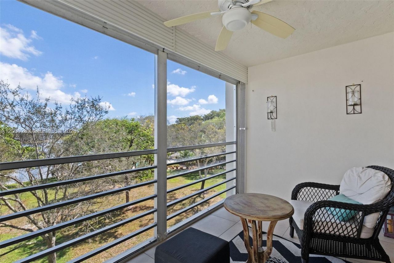 5721 Riverside Dr, Unit 202B5, Coral Springs, FL 33067 Photo