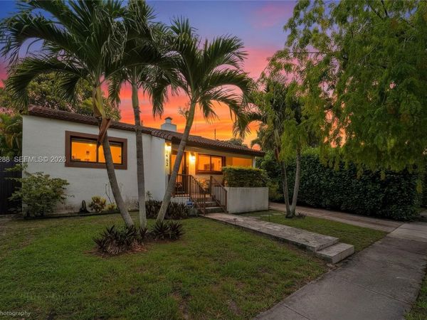 1462 SW 17th St , Miami, FL 33145