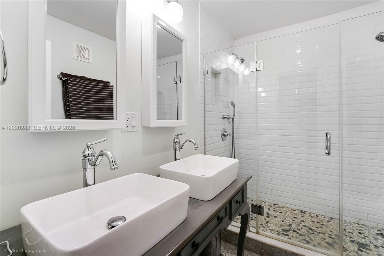 1462 SW 17th St , Miami, FL 33145 Photo