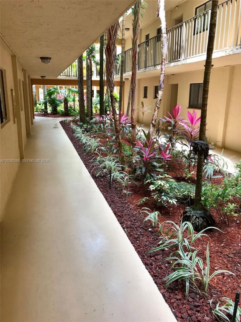 8015 SW 107th Ave , Unit 120, Miami, FL 33173 Photo