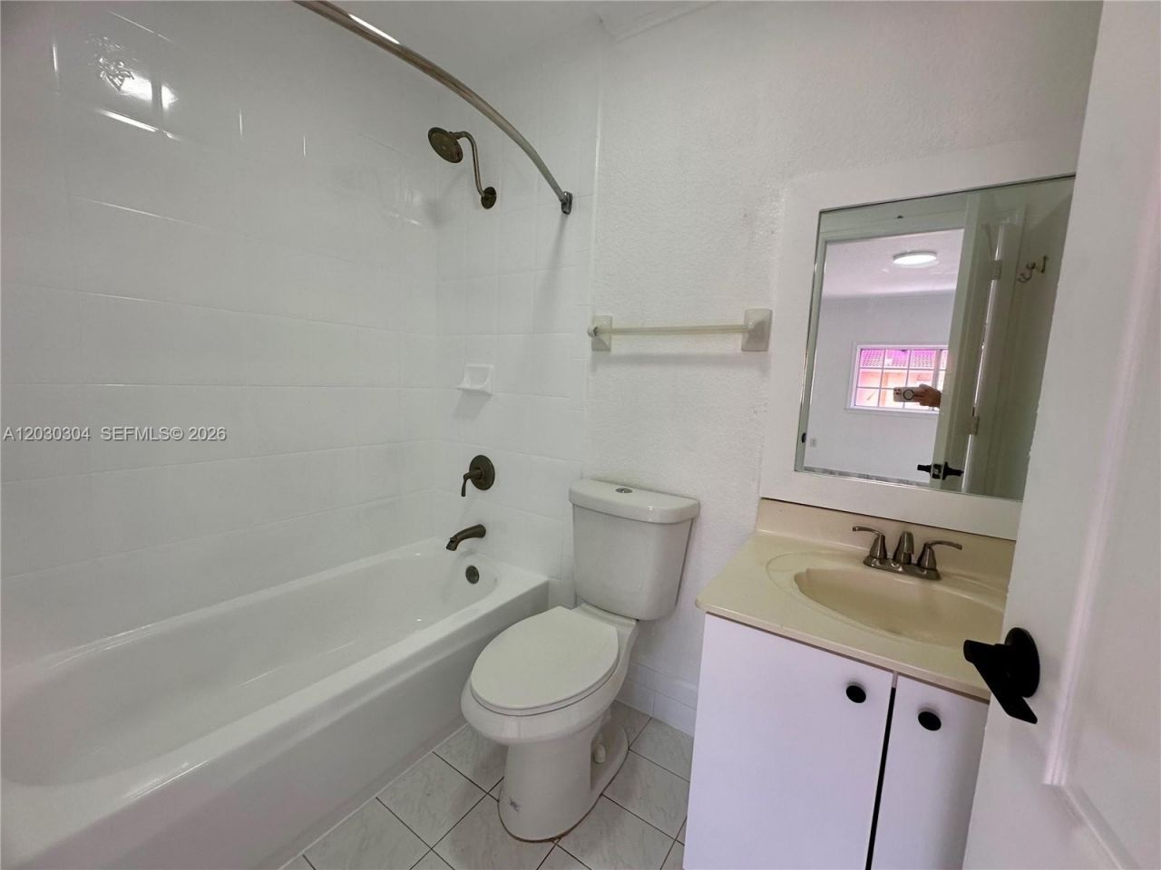 9837 W Okeechobee Rd, Unit 805, Hialeah Gardens, FL 33016 Photo