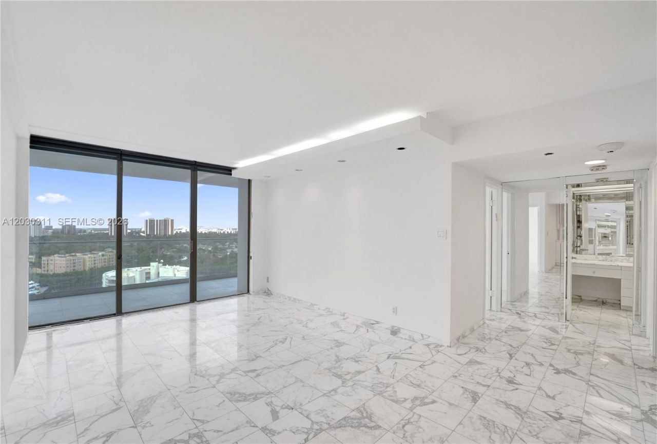 19707 Turnberry Way , Unit 16C, Aventura, FL 33180 Photo