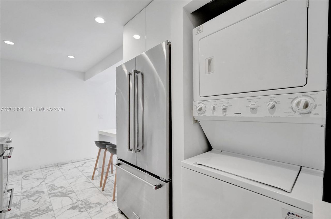 19707 Turnberry Way , Unit 16C, Aventura, FL 33180 Photo