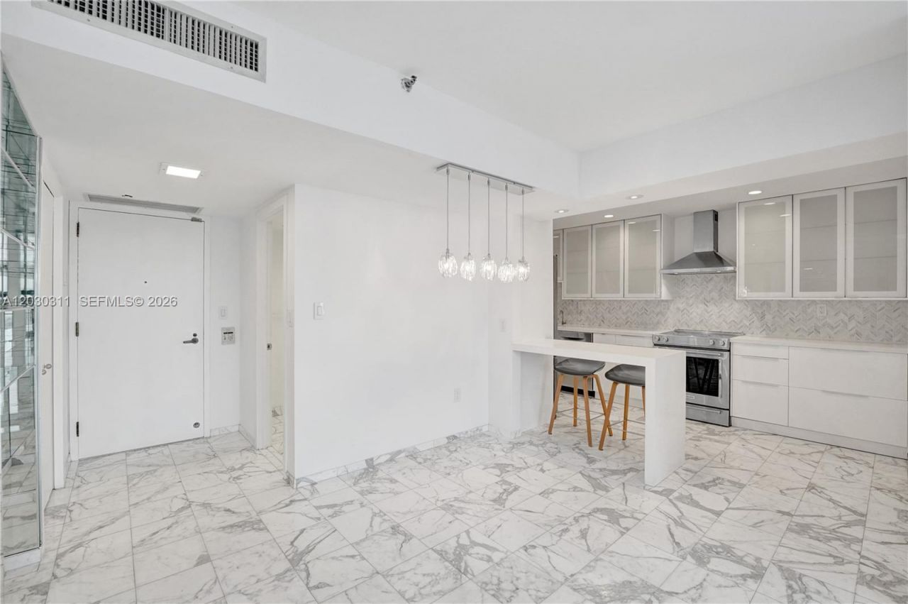 19707 Turnberry Way , Unit 16C, Aventura, FL 33180 Photo