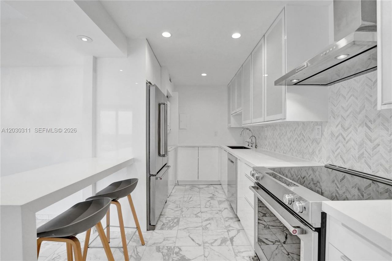 19707 Turnberry Way , Unit 16C, Aventura, FL 33180 Photo