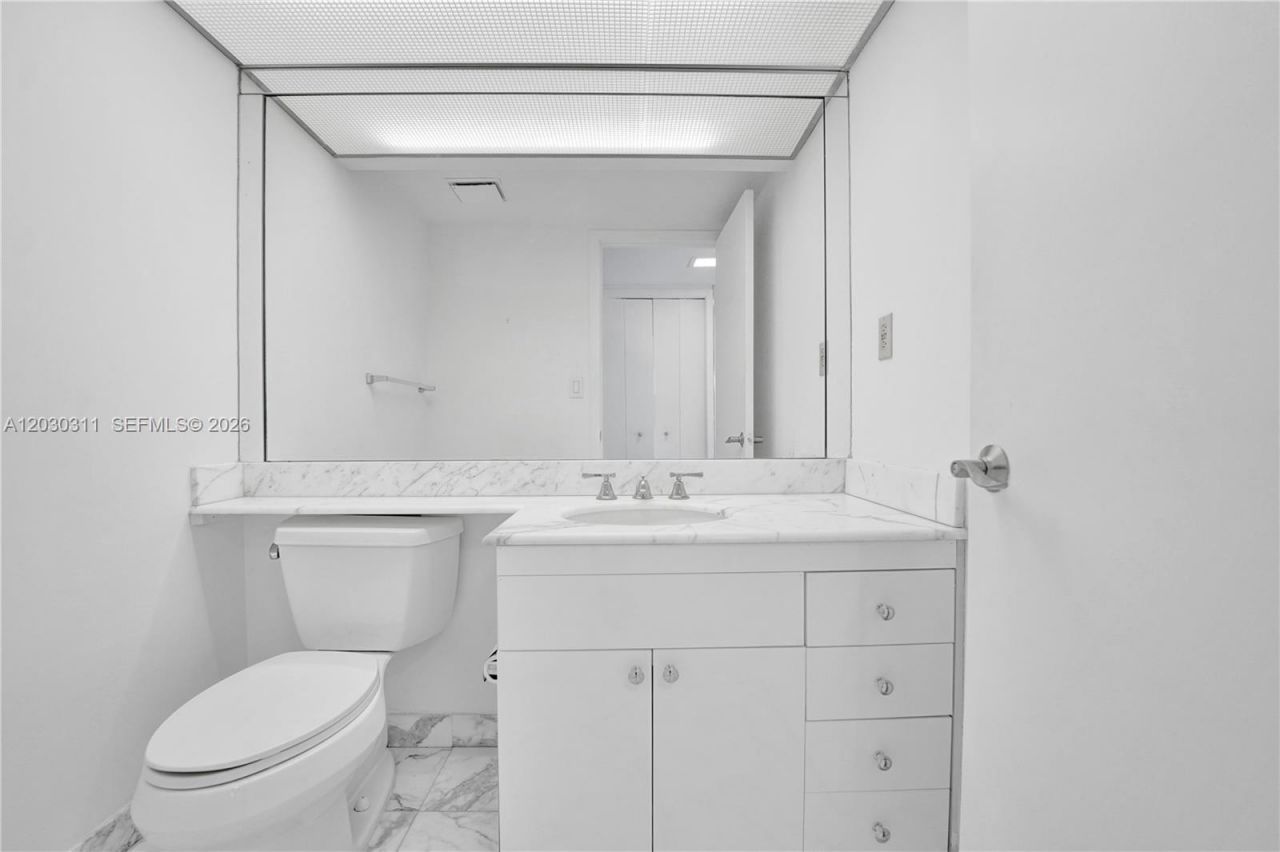 19707 Turnberry Way , Unit 16C, Aventura, FL 33180 Photo
