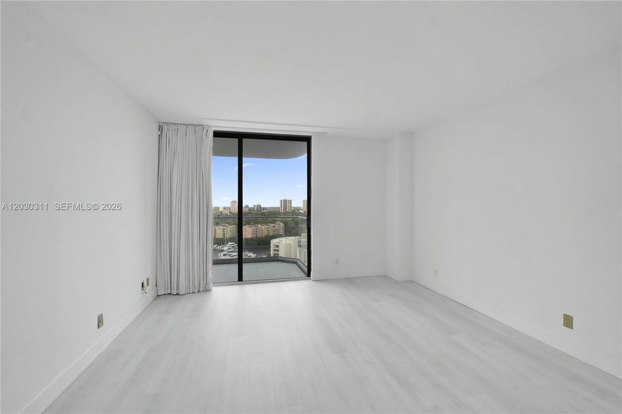 19707 Turnberry Way , Unit 16C, Aventura, FL 33180 Photo