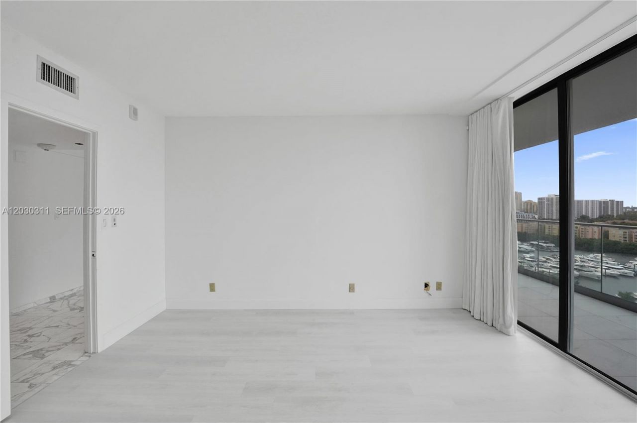 19707 Turnberry Way , Unit 16C, Aventura, FL 33180 Photo