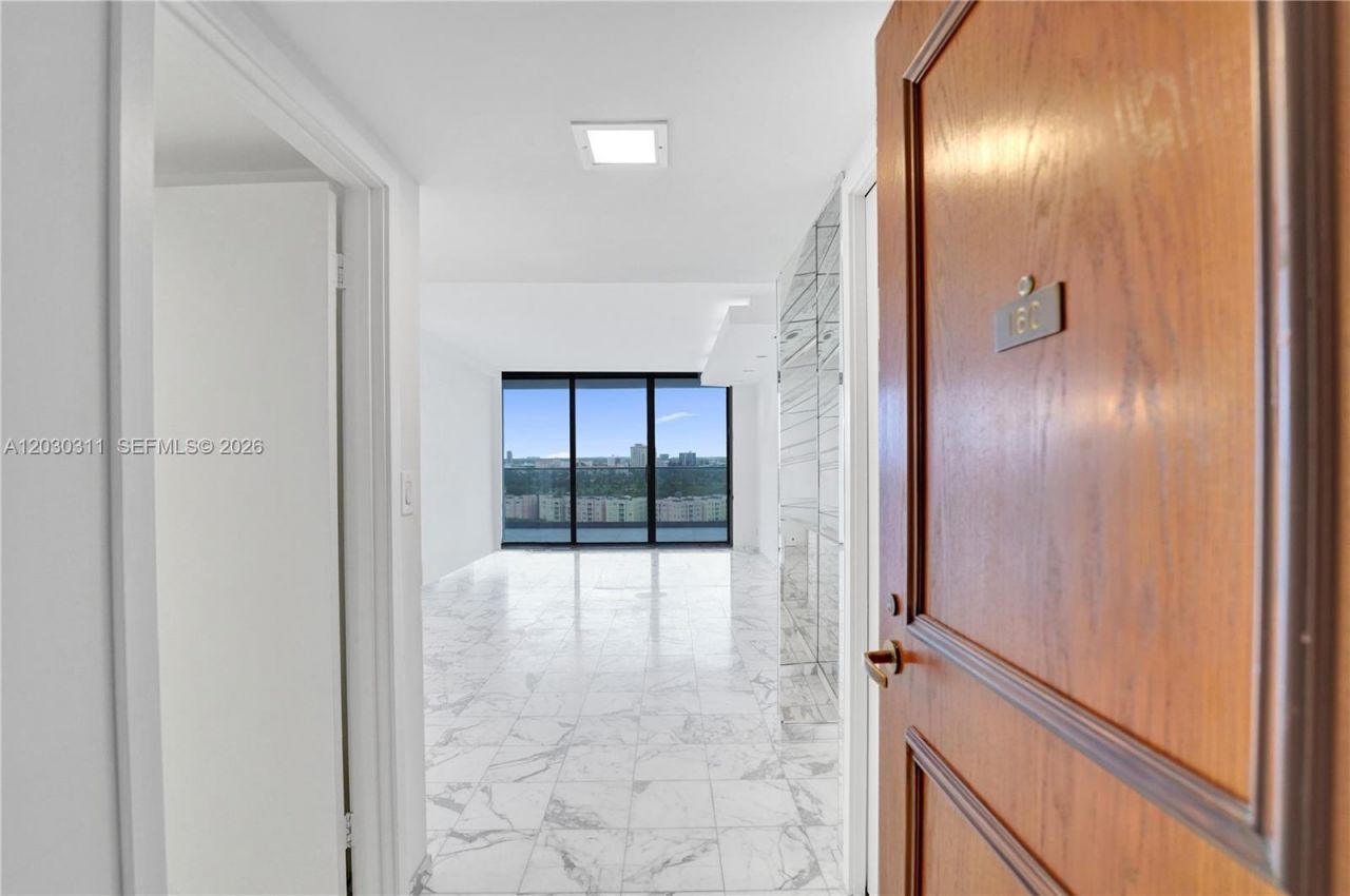 19707 Turnberry Way , Unit 16C, Aventura, FL 33180 Photo
