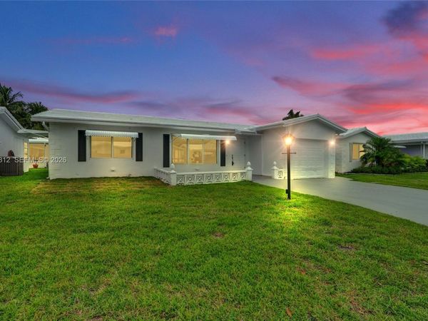 240 NW 25th Ct , Pompano Beach, FL 33064