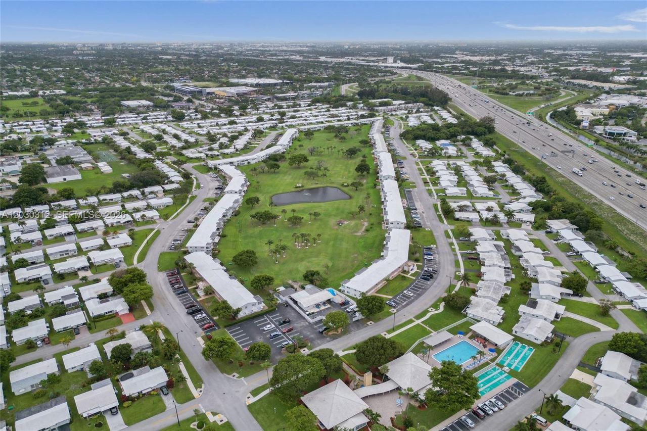240 NW 25th Ct, Pompano Beach, FL 33064 Photo