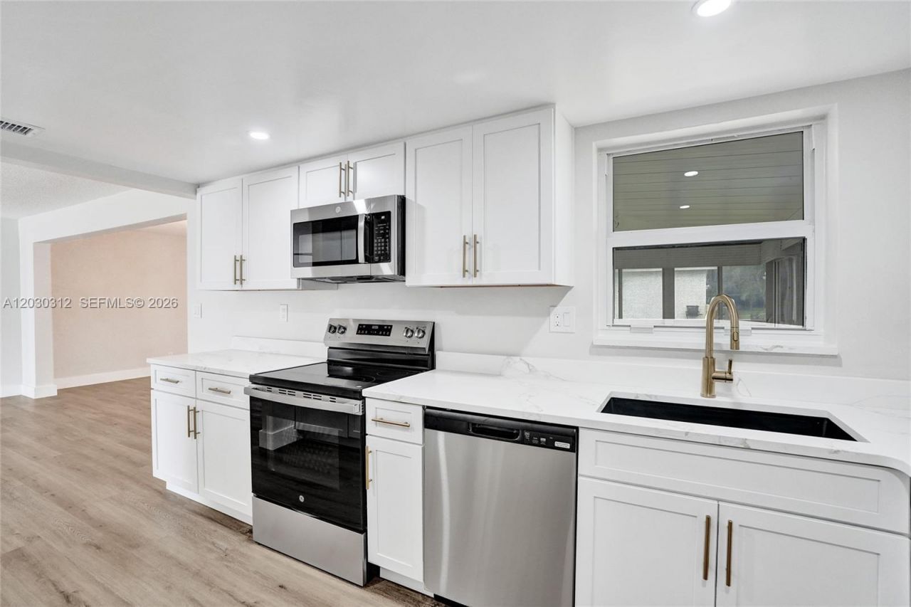 240 NW 25th Ct , Pompano Beach, FL 33064 Photo